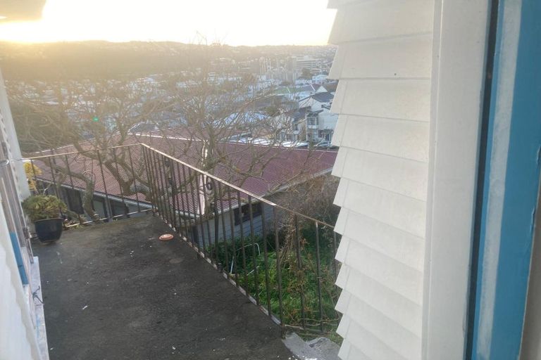 Photo of property in 130 Constable Street, Newtown, Wellington, 6021