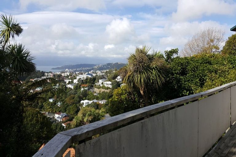 Photo of property in 37 Putnam Street, Northland, Wellington, 6012