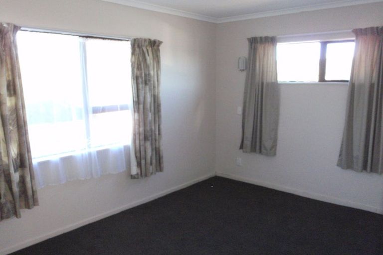 Photo of property in 9 Rangitane Street, Maupuia, Wellington, 6022