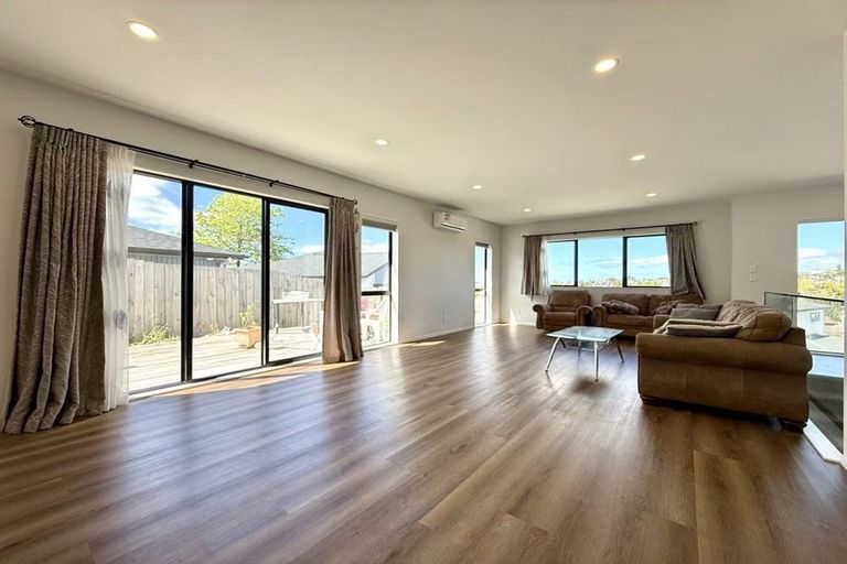 Photo of property in 6 Matatika Rise, Swanson, Auckland, 0614