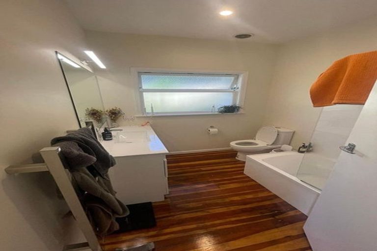 Photo of property in 23 Huntingdon Street, Northland, Wellington, 6012