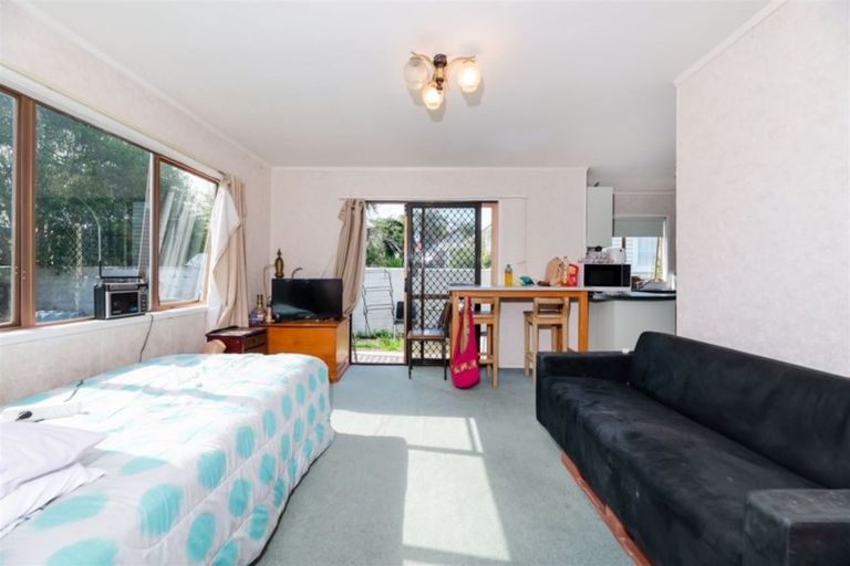 Photo of property in 159 Te Atatu Road, Te Atatu South, Auckland, 0610