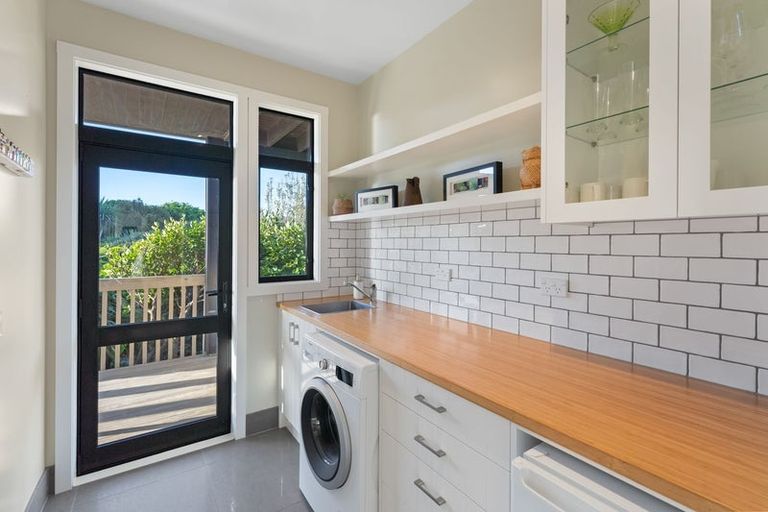 Photo of property in 8 Beachview Grove, Peka Peka, Waikanae, 5391