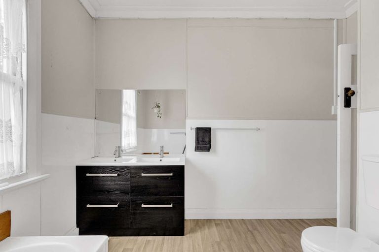 Photo of property in 14 Uawa Parade, Tolaga Bay, 4077