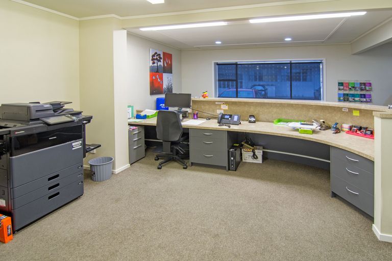 Photo of property in 10 Park Street, Thorndon, Wellington, 6011