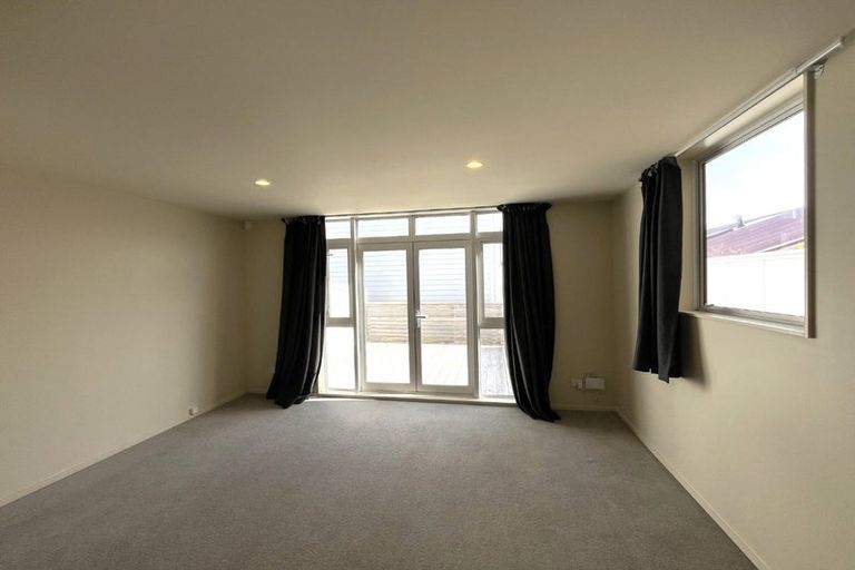 Photo of property in Pirie Street Townhouses, 35/35 Pirie Street, Mount Victoria, Wellington, 6011