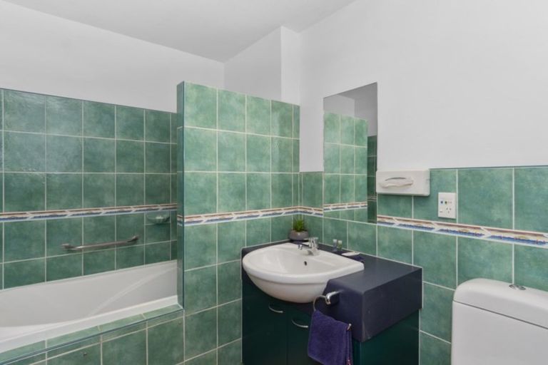 Photo of property in 6 Adams Avenue, Mount Maunganui, 3116