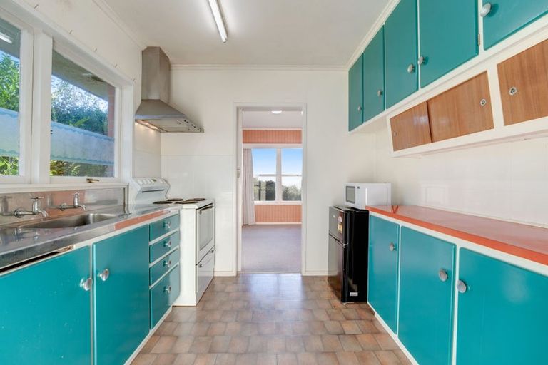 Photo of property in 1/229 Glenfield Road, Hillcrest, Auckland, 0627