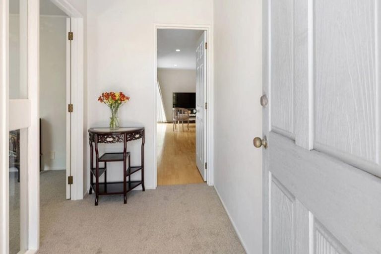 Photo of property in 18 Amberwood Drive, Northpark, Auckland, 2013