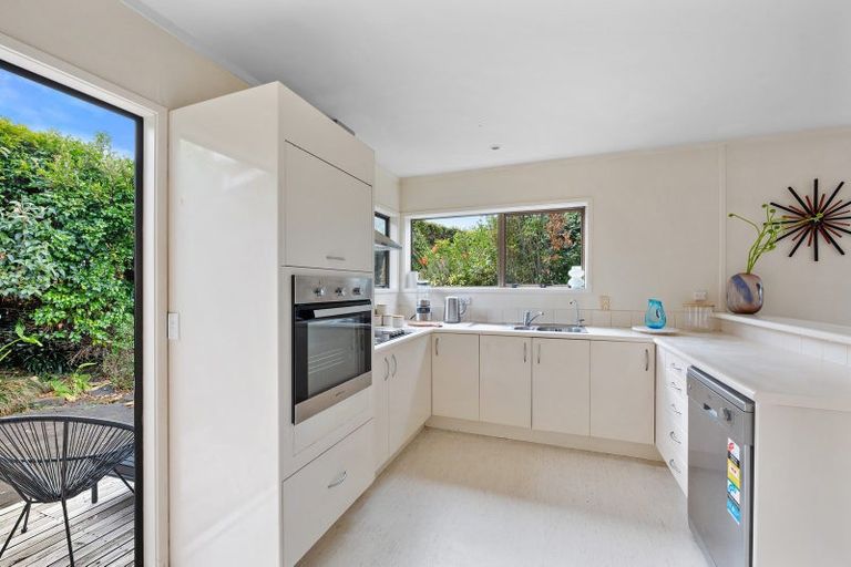 Photo of property in 3/3 Peter Terrace, Castor Bay, Auckland, 0620