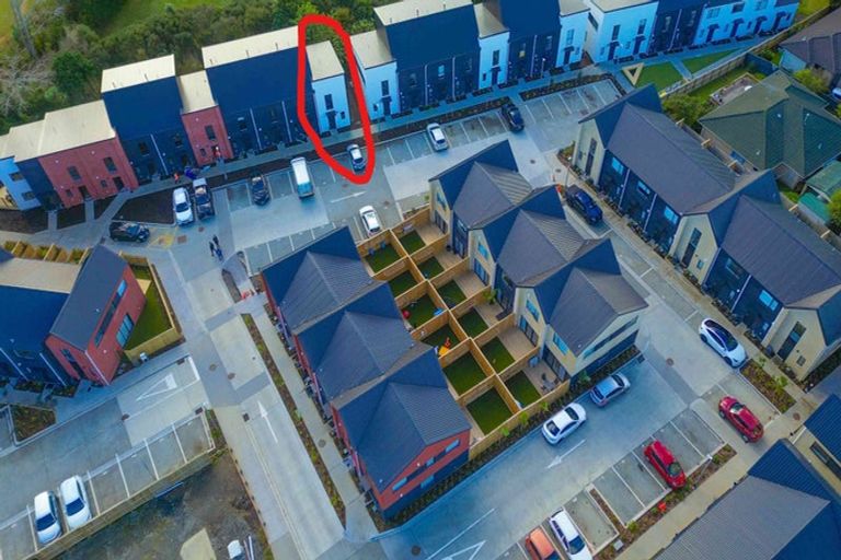 Photo of property in 2/125b Metcalfe Road, Ranui, Auckland, 0612