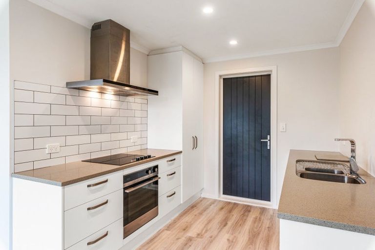 Photo of property in 92 Hinemoa Street, Levin, 5510