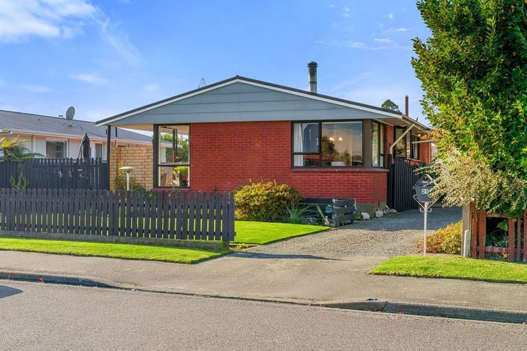 Photo of property in 21 Montague Street, Islington, Christchurch, 8042