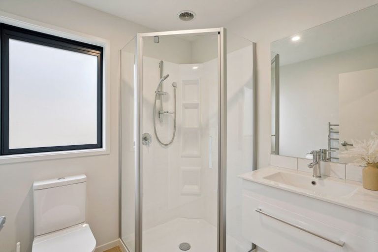 Photo of property in 45 Cheviot Street, Jacks Point, 9371