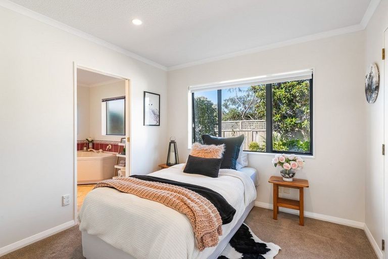 Photo of property in 3 Takahe Drive, Paraparaumu Beach, Paraparaumu, 5032