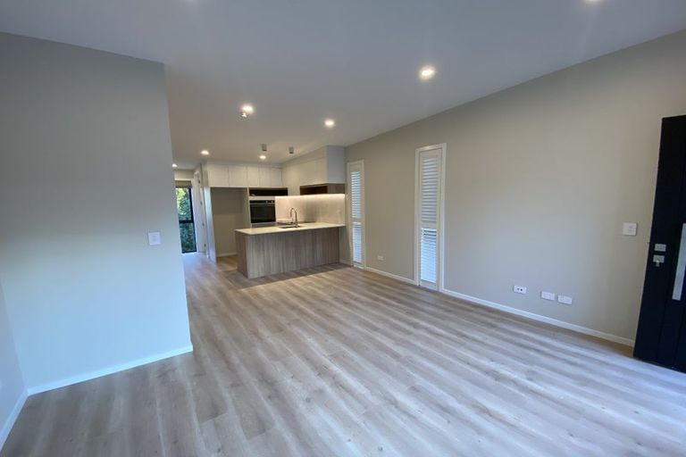 Photo of property in 41f Camelot Place, Glenfield, Auckland, 0629