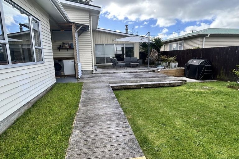 Photo of property in 18 Arawhata Road, Paraparaumu, 5032