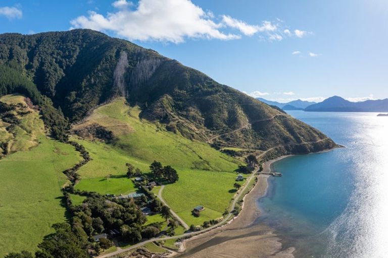 Photo of property in 803 Manaroa Road, Manaroa, Picton, 7282