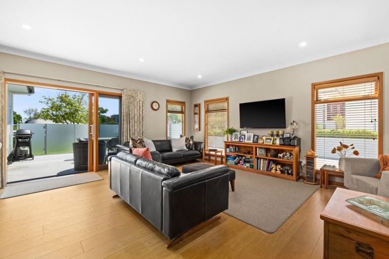 Photo of property in 46 Te Mata Road, Havelock North, 4130