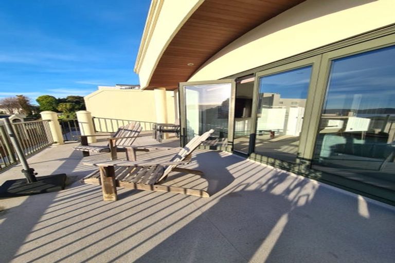 Photo of property in 22u7 Oriental Terrace, Oriental Bay, Wellington, 6011