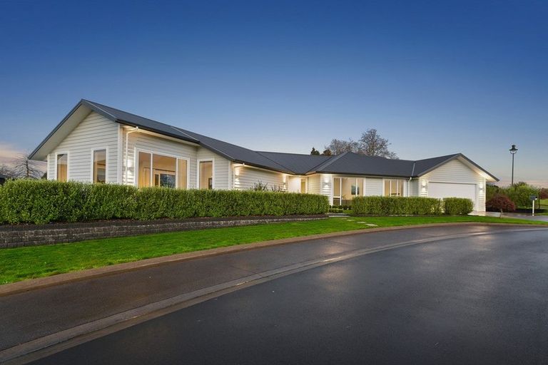 Photo of property in 24 Clifford Close, Leamington, Cambridge, 3432