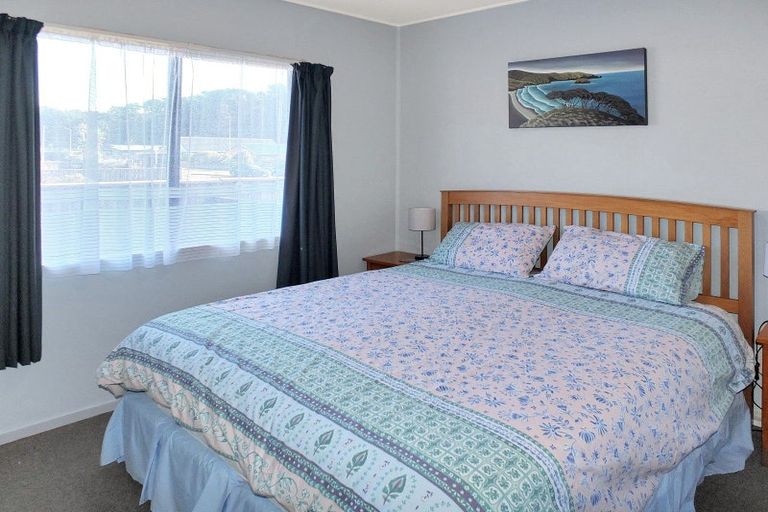 Photo of property in 16 Cousins Avenue East, Foxton Beach, Foxton, 4815