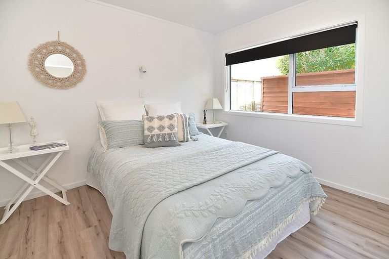 Photo of property in 1/70 Florence Avenue, Orewa, 0931