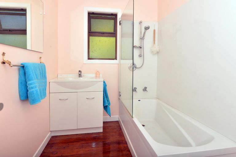 Photo of property in 23 Commins Road, Onerahi, Whangarei, 0110