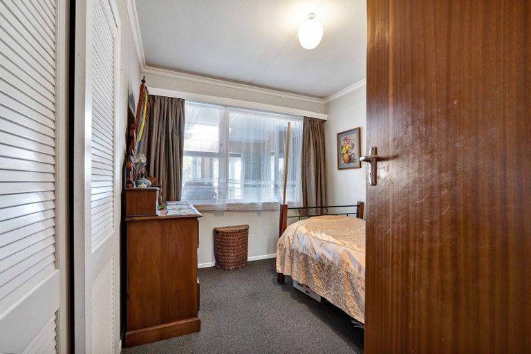Photo of property in 8 Omata Road, Westown, New Plymouth, 4310