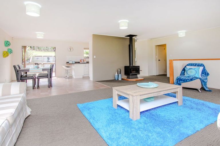 Photo of property in 27 Kay Road, Swanson, Auckland, 0614