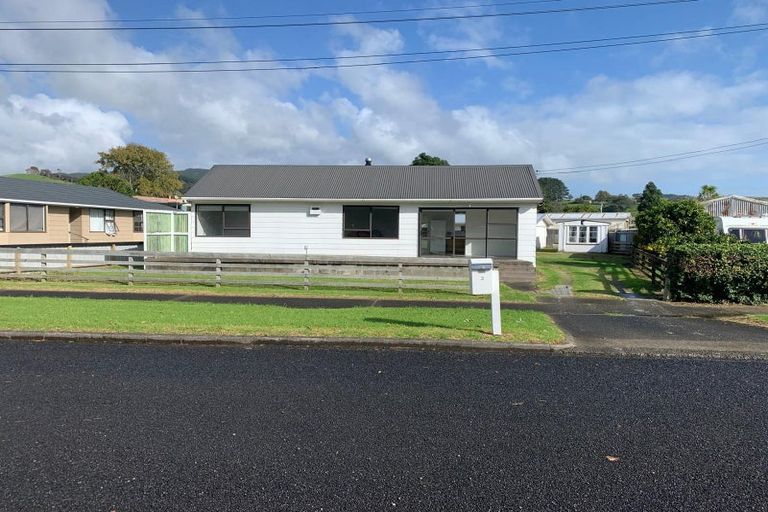 Photo of property in 3 Rautawa Place, Kawakawa Bay, 2585