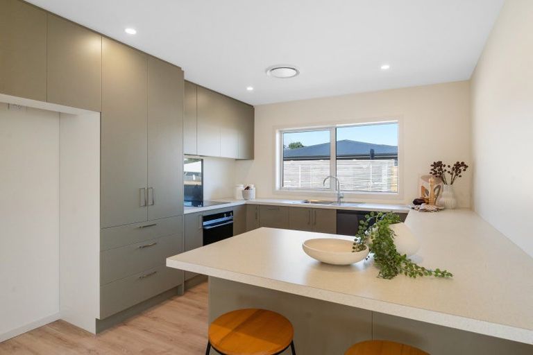 Photo of property in 30 Huia Street, Waikanae, 5036