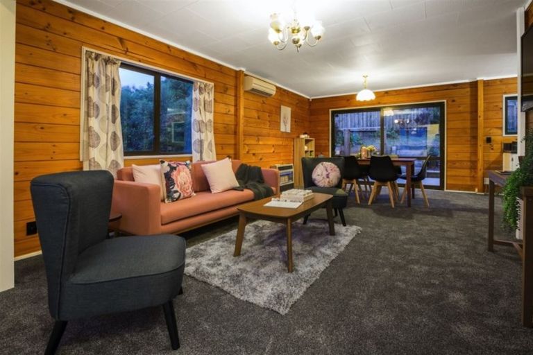Photo of property in 2 Garboard Lane, Whitby, Porirua, 5024