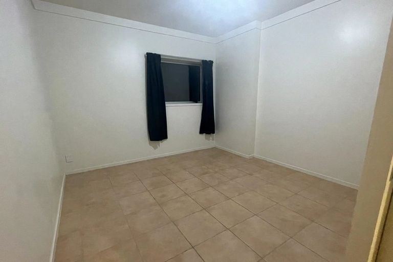 Photo of property in 2/70 Hattaway Avenue, Bucklands Beach, Auckland, 2012