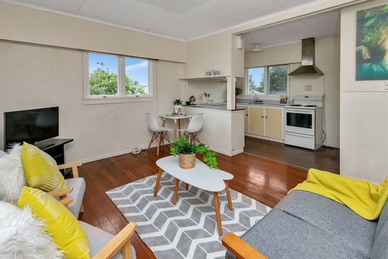 Photo of property in 21 Ford Avenue, Te Kamo, Kamo, 0112