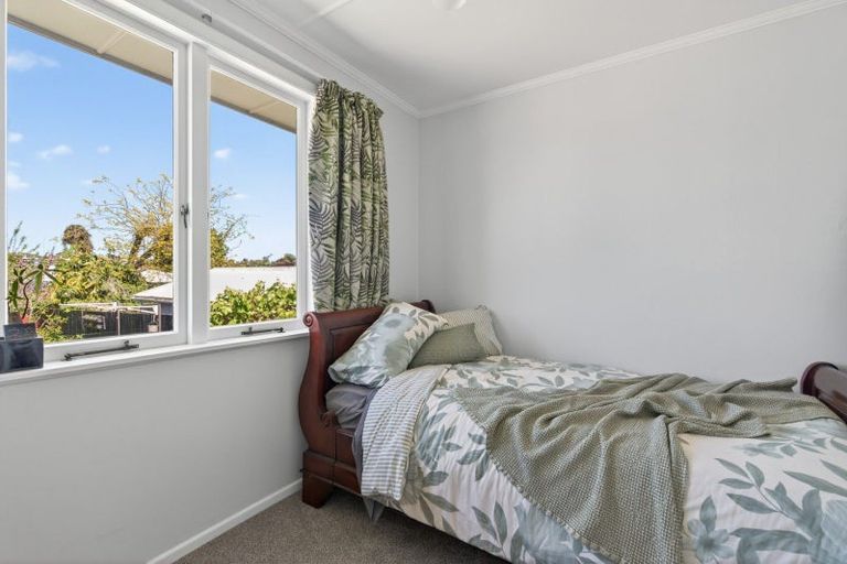 Photo of property in 27 Woodford Avenue, Brookfield, Tauranga, 3110