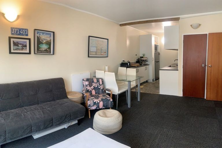 Photo of property in Hobson Court Flats, 42/70u Hobson Street, Thorndon, Wellington, 6011