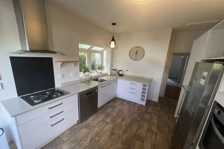 Photo of property in 162 Sutherland Road, Lyall Bay, Wellington, 6022