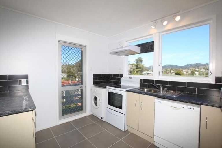 Photo of property in 1/34 Glendale Road, Glen Eden, Auckland, 0602