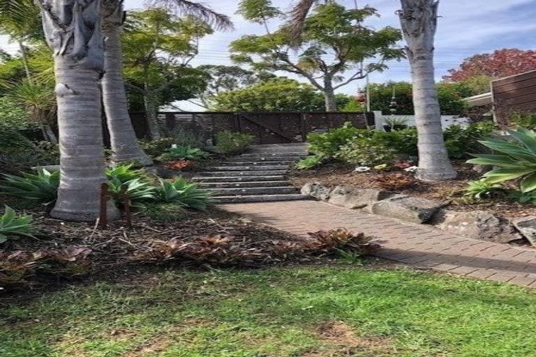 Photo of property in 26 Arran Road, Browns Bay, Auckland, 0630