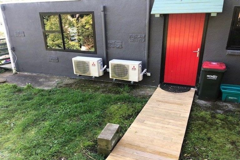 Photo of property in 37 Singers Road, Korokoro, Lower Hutt, 5012