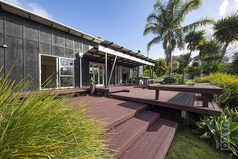 Photo of property in 8 Pineview Lane, Helensville, 0875