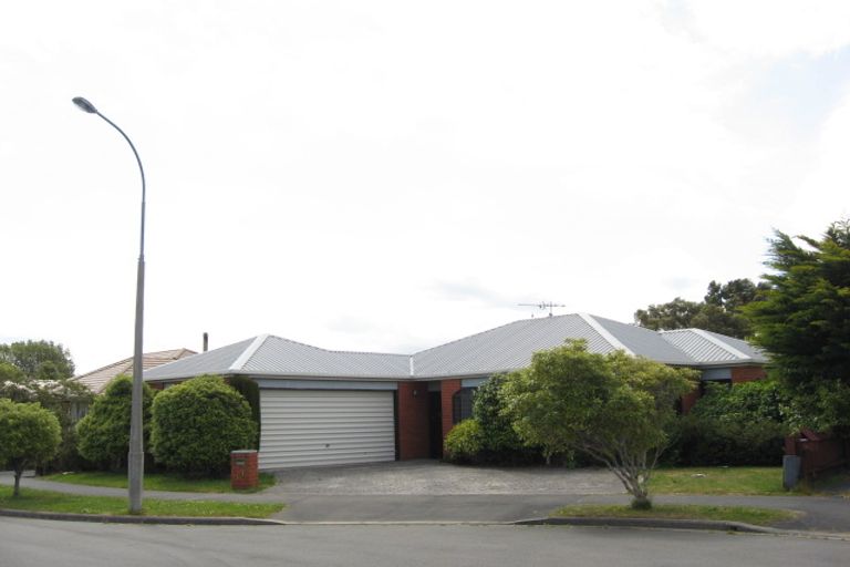 Photo of property in 17 Fieldmoor Place, Parklands, Christchurch, 8083