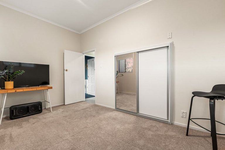 Photo of property in 216 Welcome Bay Road, Welcome Bay, Tauranga, 3112