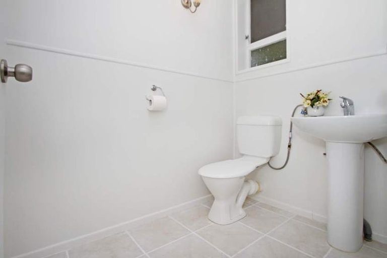 Photo of property in 19 Evans Road, Glen Eden, Auckland, 0602