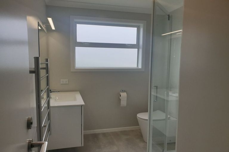Photo of property in 31 Main Road, Titahi Bay, Porirua, 5022