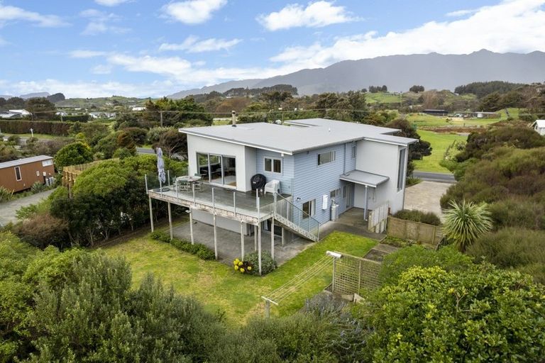 Photo of property in 56 Paetawa Road, Peka Peka, Waikanae, 5391