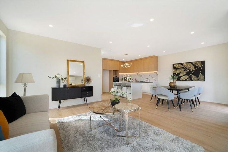 Photo of property in 37 Paretao Street, Massey, 0614