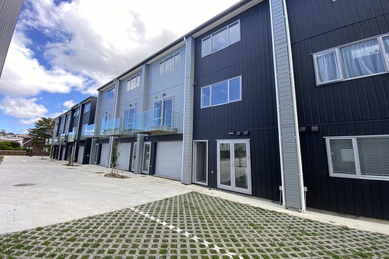 Photo of property in 6/36 Edmonton Road, Henderson, Auckland, 0612