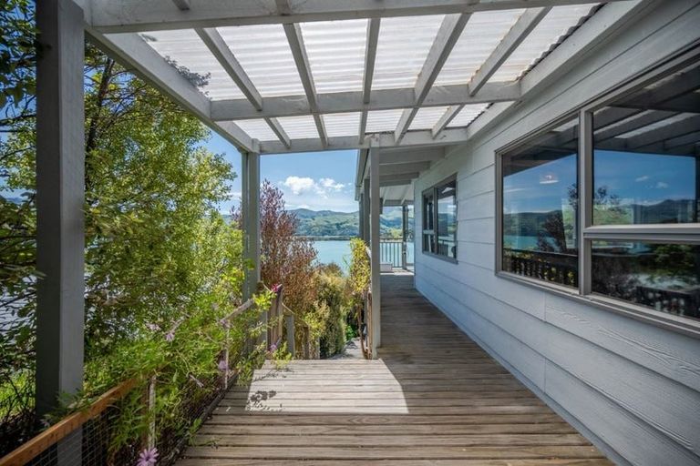 Photo of property in 33 Kingfisher Road, Takamatua, 7581